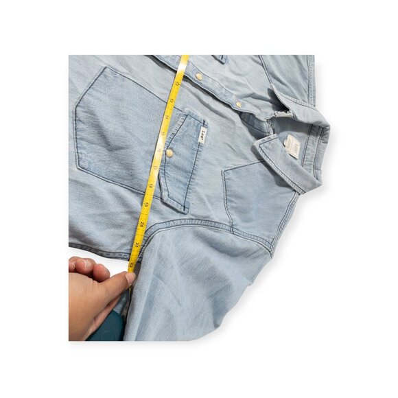 Lee Relaxed Fit Denim Crop Top Button Down Pockets SZ S Light Blue Long Sleeve - Picture 5 of 11